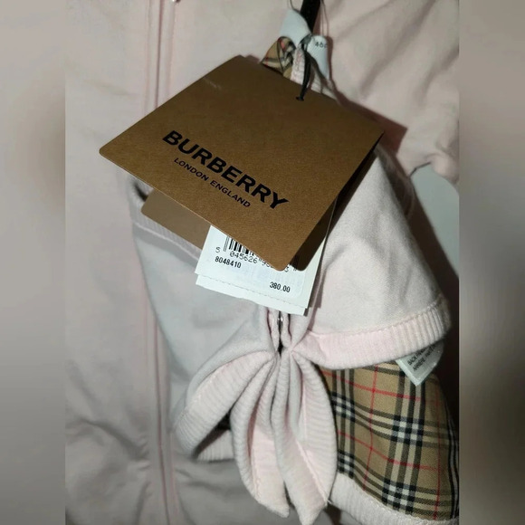 BNWT Burberry Baby Three Piece Onesie Bib and Hat Light Pink 6 Months Girl $380 - Picture 2 of 7